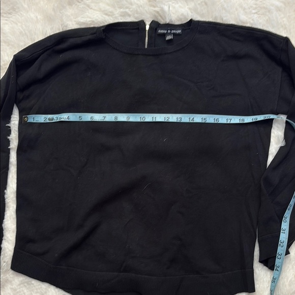 Cable & Gauge Elegant Black Crew Neck Sweater - Picture 4 of 4